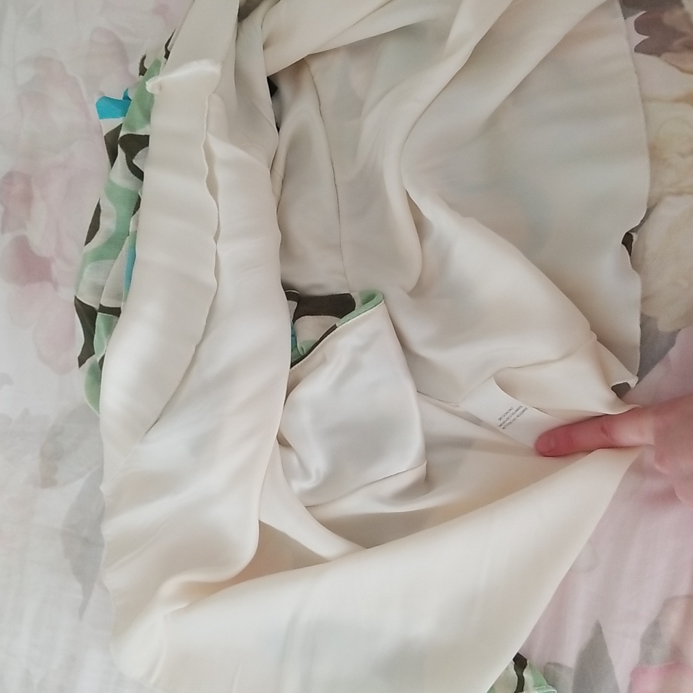 Groovy Bebe spring skirt (M) - Picture 6 of 9